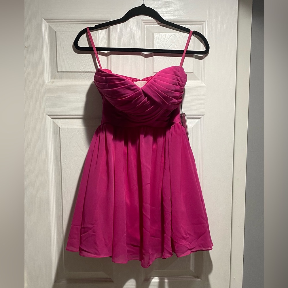 JJ’S House Strapless Short Mini Dress